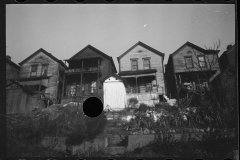 0185_Backyards , squalid housing, Hamilton County, Ohio