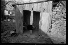 0188_Privy at rear of House in Martin Street, Hamilton County