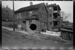 0205_House  for re-development , Mariemont