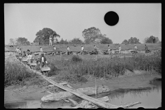 0281_Levee workers, Plaquemines Parish