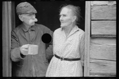 0442_Couple hoping for resettlement, Brown County 