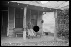 0499_Elderly occupier on her veranda