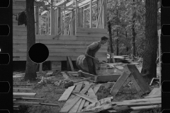 0631_Constructing a timber house ,