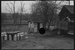 1186_'Men only' privy , dairy farm .   Unknown location