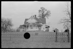 1253_Elegant  large house  surrounded by cast iron fence