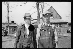 1440_Pair of unknown farmers/workers probably Tennessee