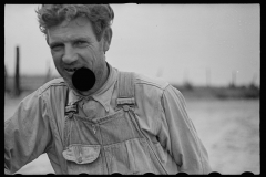 01555_Farmer at  Irwinville Farms , Georgia