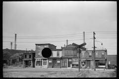 2056_Homes near factories , Camden, New Jersey