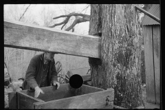 2167_Simple cider press  Crabtree Recreational Demonstration Area