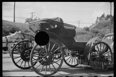 2279_Redundant ' horseless carriage' at gas station near Lost River