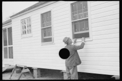 2405_ Carpenter fitting sash window, New Homestead, Briar Patch Project, Eatonton, Georgia