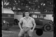 2655_ A young migrant packing-house worker, Belle Glade, Florida