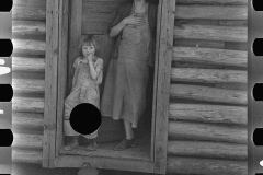 2693_ Wife and child of Alabama sharecropper, Walker County