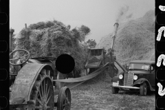 2796_Mobile threshing yard , Frederick, Maryland