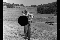 2821_Sharpening a scythe, Windsor County, Vermont