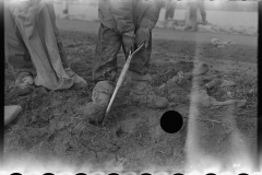 2939_ Levee workers Bird's Point Missouri