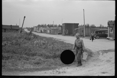 2996_Fetching water to fill  barrels