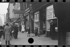 3053_Street_band_on_sidewalk , New York City