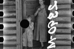 3068_Wife and child of Alabama sharecropper, Walker County, 