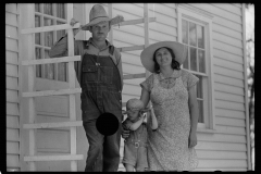 3246_Homesteader on his porch