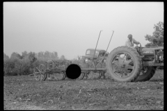 3294_Unknown operation with Farmall Tractor ,Wabash Farms