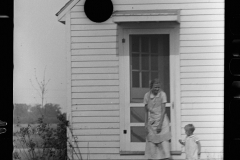 3295_Possibly wife and child of part time farmer , Wabash Farms