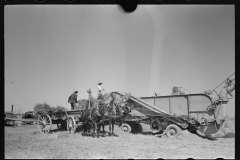 3510_Threshing rice near Crowley, Louisiana