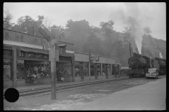 3617_A  train hauling coal through Osage