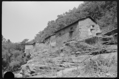 3621_Shacks along the river  between Charleston and Gauley Bridge,