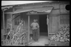 3741_Rosedale Mining Company. Shanties by the river. Scotts Run, West Virginia