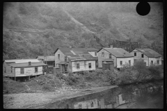 3824_Houses in abandoned mining town , Mohegan