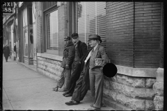 4071_Unemployed miners on corner of street