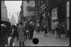 3080_Street_band_on_sidewalk,  8th avenue  between West 19th and 20th , New York City