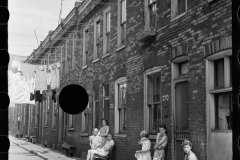 3134_Children in the street