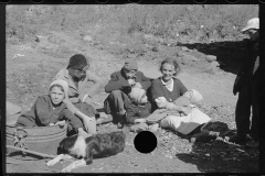 0164_Dicee Corbin  children and grandchildren, Shenandoah National Park, Virginia