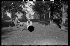 0563_Relaxing in the park, Minneapolis, Minnesota