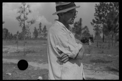 0592_Cotton sharecropper, Lauderdale County, Mississippi