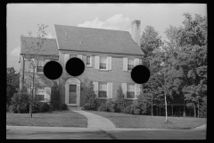 0688_Large modern affluent housing  , probably Washington DC suburb