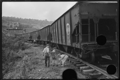 0719_By the tracks , Pursglove , West Virginia