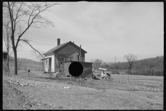 0853_Isolated homestead ,occupied , unknown location