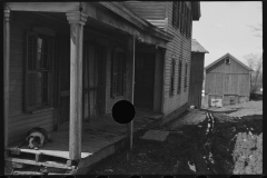 0858_Substandard  Dwelling, unknown ownership and location