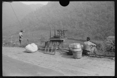 0979_ Changing accommodation with goods and chattels, Charleston, West Virginia