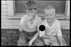 1050__Two young lads , family(ies),  probably Ohio