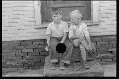 1051__Two young lads , family(ies) probably Ohio