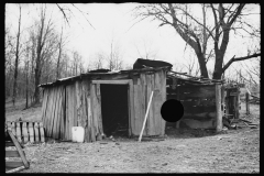 1286_ Outbuilding in poor state of repair associated with unknown property , possibly Ohio