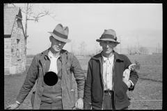 1441_Pair of unknown farmers/workers  unknown   location