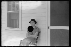 1461_Wife of tenant farmer resettled at Roanoke Farms , North Carolina