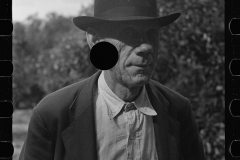 1767_Florida orange picker, Polk County,Florida