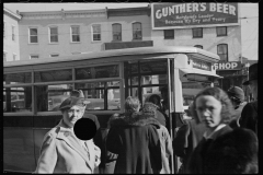 1913_Waiting in line to board the bus ,possibly Hagerstown Maryland