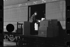 1918_Loading Pennsylvania Railroad boxcar, Hagerstown Maryland